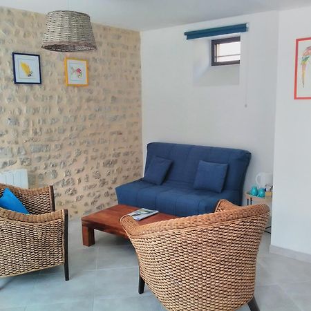 Trevieres La Maison Periot الغرفة الصورة